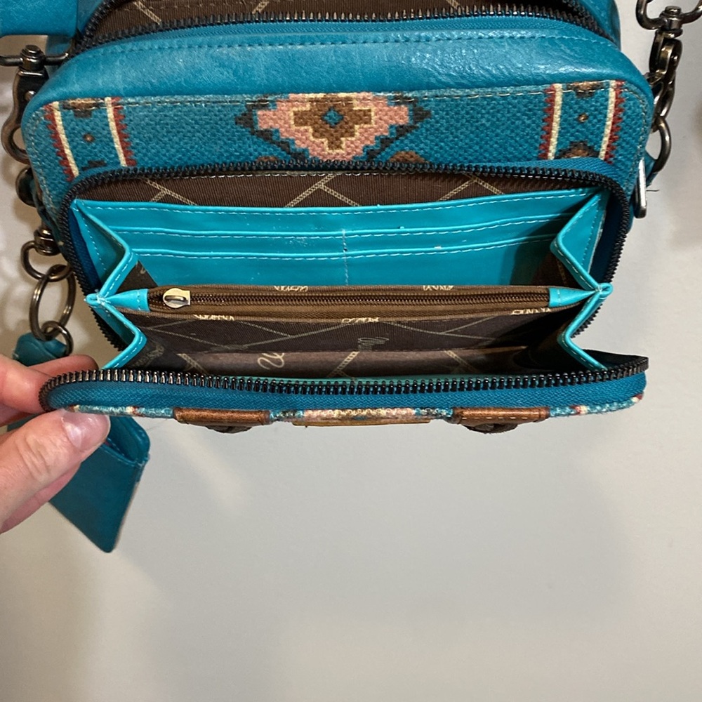 Wrangler Blue and Brown Southwestern Tote Bag, purse, and wallet set(Best offer) - Picture 15 of 16